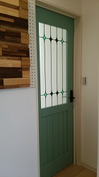 フレスコの分譲住宅　おしゃれなドア