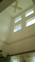 フレスコの分譲住宅　リビングの吹き抜け