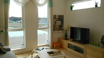 フレスコの分譲住宅　日当たりの良いリビング