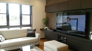 桧家住宅のモデルハウス　落ち着いたリビング