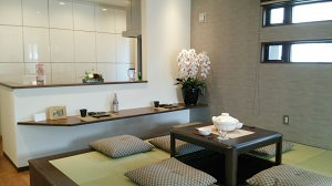 桧家住宅のモデルハウス　リビングの一角にある畳コーナー